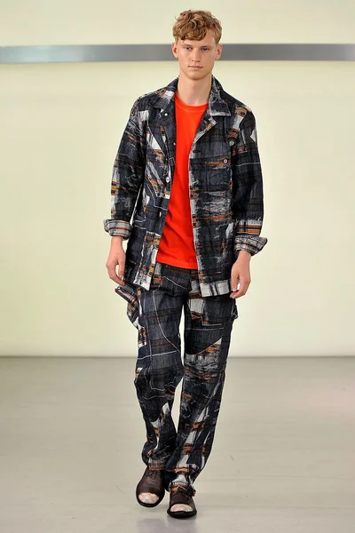 Look 8